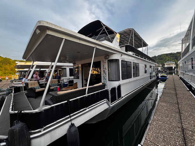 1998 16X68 Stardust Cruiser Houseboat